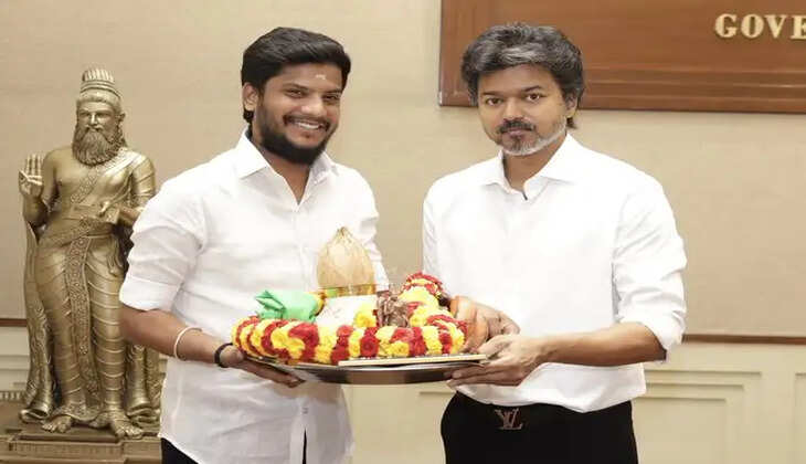 CM விஜய்க்கு சென்ற மீனாட்சி பிரசாதம்!