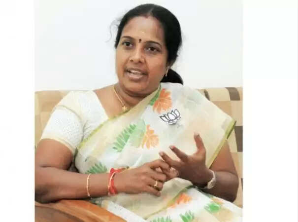 Vanathi seenivasan