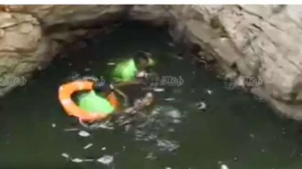 கணவருடன் ஏற்பட்ட தகராறு- 2 குழந்தைகளை கிணற்றில் வீசிவிட்டு தாயும் தற்கொலை