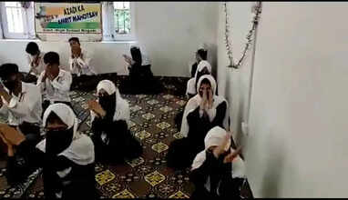 மாணவ, மாணவிகள்