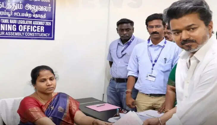 பெரம்பூரில் திருத்தப்பட்ட வேட்புமனு விஜய் சார்பில் தாக்கல்