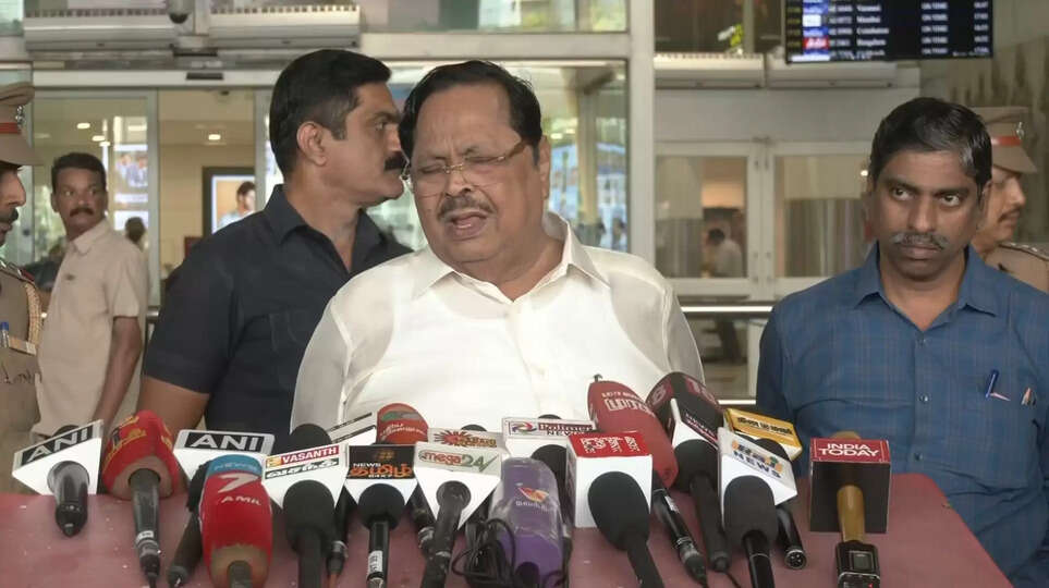 காவிரி ஒழுங்காற்று வாரியம் இரட்டை நிலை எடுக்கிறது- துரைமுருகன்