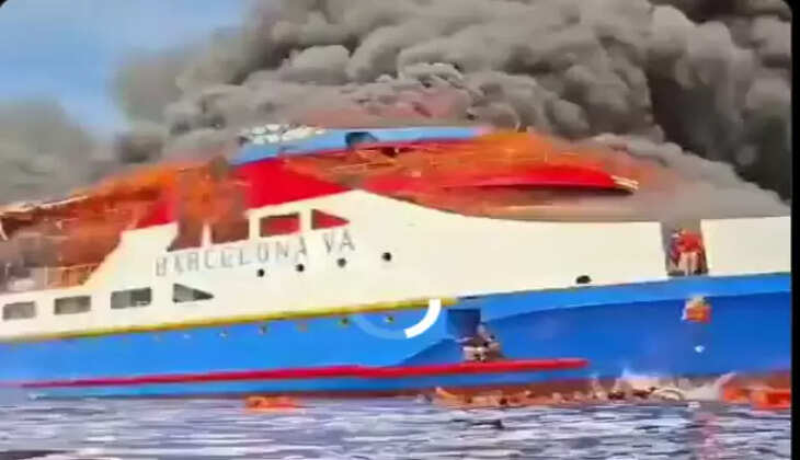 இந்தோனேசியாவில் சொகுசு கப்பலில் பயங்கர தீ விபத்து..!!