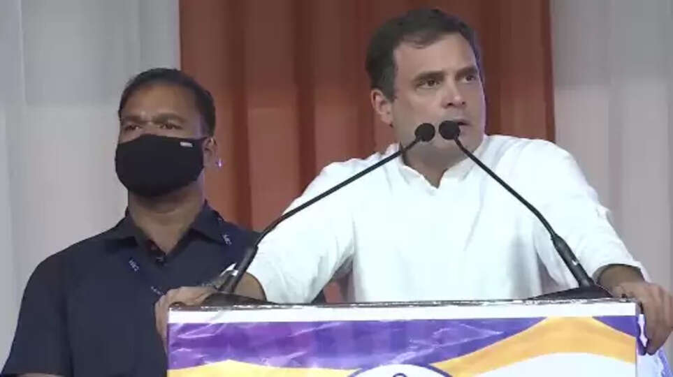 ரூ. 500க்கு கேஸ் சிலிண்டர், இலவச மின்சாரம் - குஜராத் தேர்தலையொட்டி ராகுல் வாக்குறுதி..