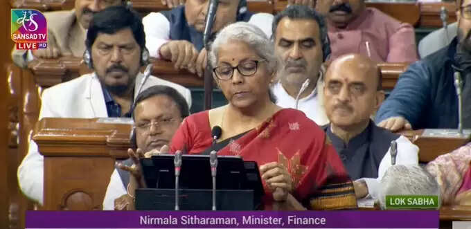 பெண்களுக்கு என பிரத்யேகமாக புதிய சிறு சேமிப்பு திட்டம் பட்ஜெட்டில் அறிமுகம்