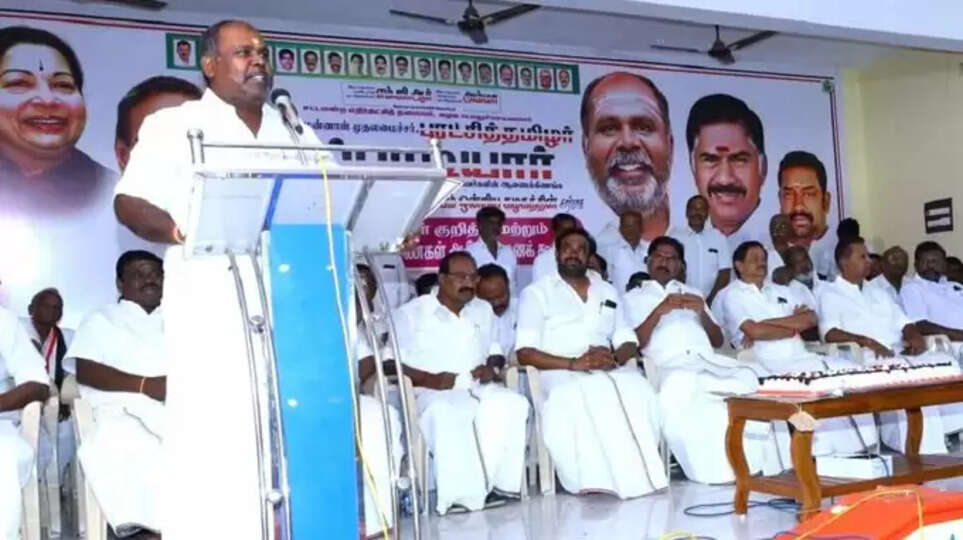 எடப்பாடி பழனிசாமியை முதல்வராக்க எதையும் செய்ய தயார்- ஆர்.பி. உதயகுமார்