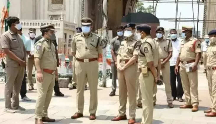 ஹைதராபாத்: பிரபல நகைக்கடையில் துப்பாக்கிச் சூடு நடத்தி கொள்ளை..!!