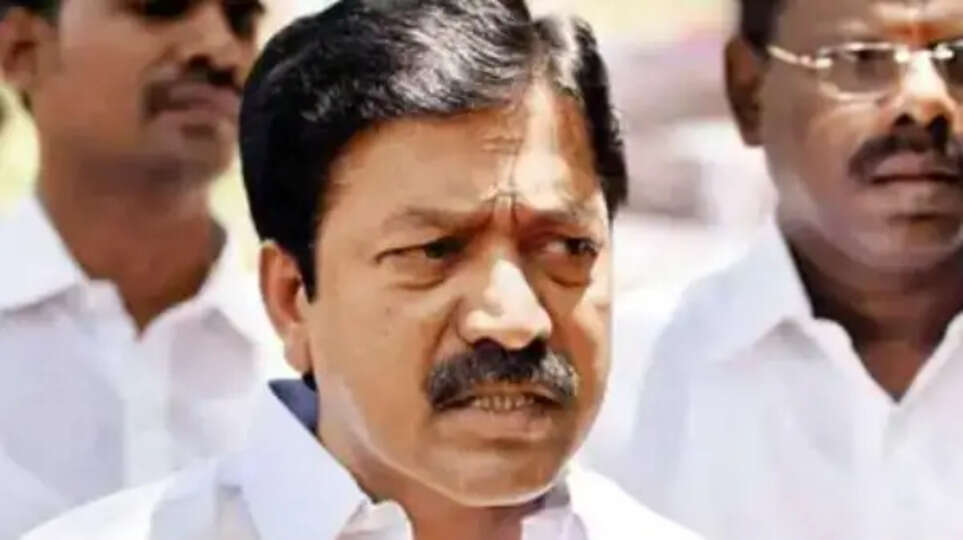 சிவி சண்முகம்