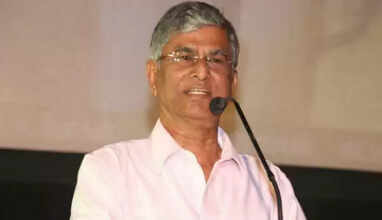 எஸ்.ஏ.சி.,