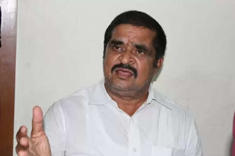 #Breaking ஓபிஎஸ் - ஈபிஎஸ் இருவரும் கட்சியை அழிக்க திட்டமிட்டுள்ளனர் - முன்னாள் எம்.எல்.ஏ ஆறுகுட்டி