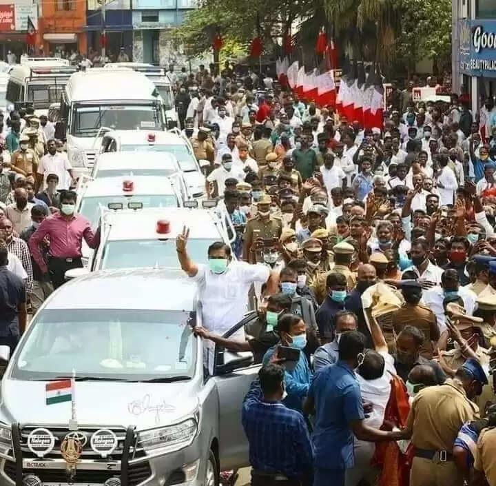 #BREAKING வானகரம் வந்தடைந்த பழனிசாமி - அதிமுக பொதுக்குழுவில் உறுப்பினர்கள் வாக்குவாதம்!!