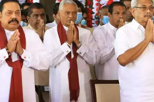 வெகுண்டெழுந்த மக்கள்.. அமைச்சர்கள் கூண்டோடு ராஜினாமா.. இலங்கையில் அடுத்தடுத்து பரபரப்பு..