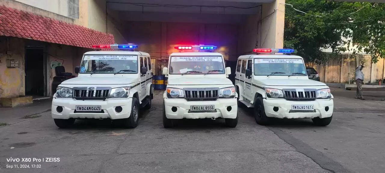 பொது இடங்களில் கொட்டப்படும் கட்டிடக்கழிவுகள்.. 3 ரோமிங் குழு அமைப்பு..