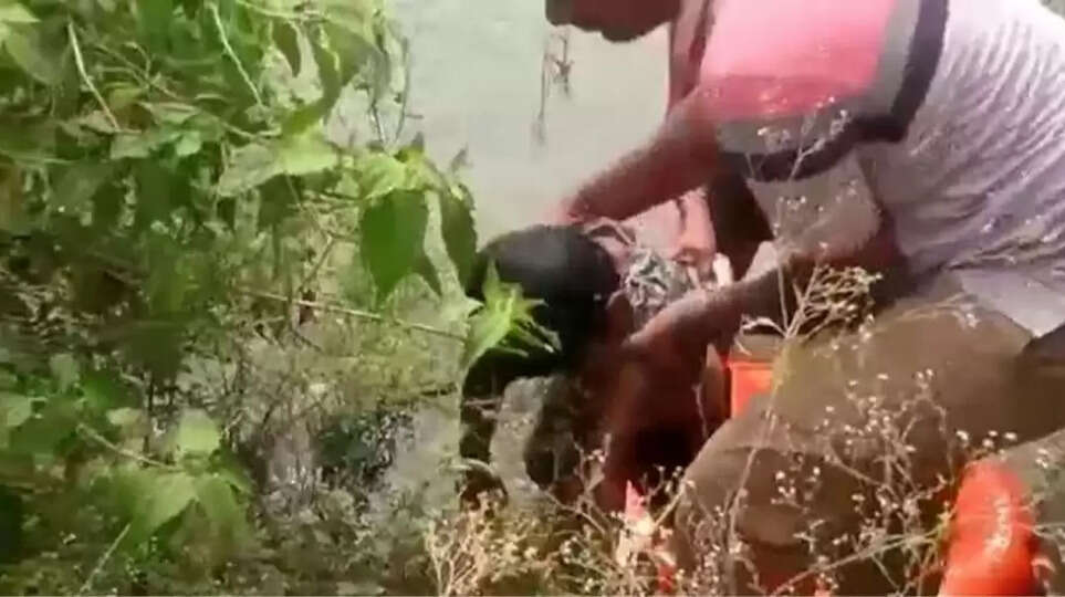 வாய்க்காலில் சடலமாக மிதந்த 6 வயது சிறுவன் - காவல்துறை  தீவிர விசாரணை..