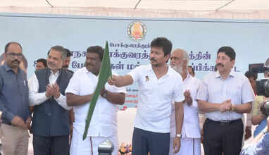 100 தாழ்தள பேருந்துகளின் சேவையை தொடங்கி வைத்த அமைச்சர் உதயநிதி.. 