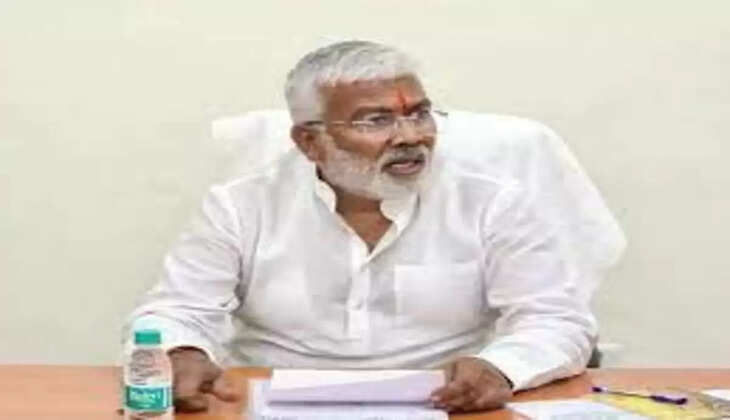 உத்தர பிரதேச அமைச்சர் சுவந்திர தேவ் சிங் 