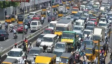 சென்னை திரும்பும் மக்கள்.. கிளாம்பாக்கத்தில் ஸ்தம்பித்த போக்குவரத்து..!!