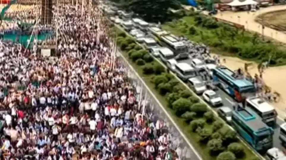 தவெக மாநாட்டால் கடும் போக்குவரத்து நெரிசல்