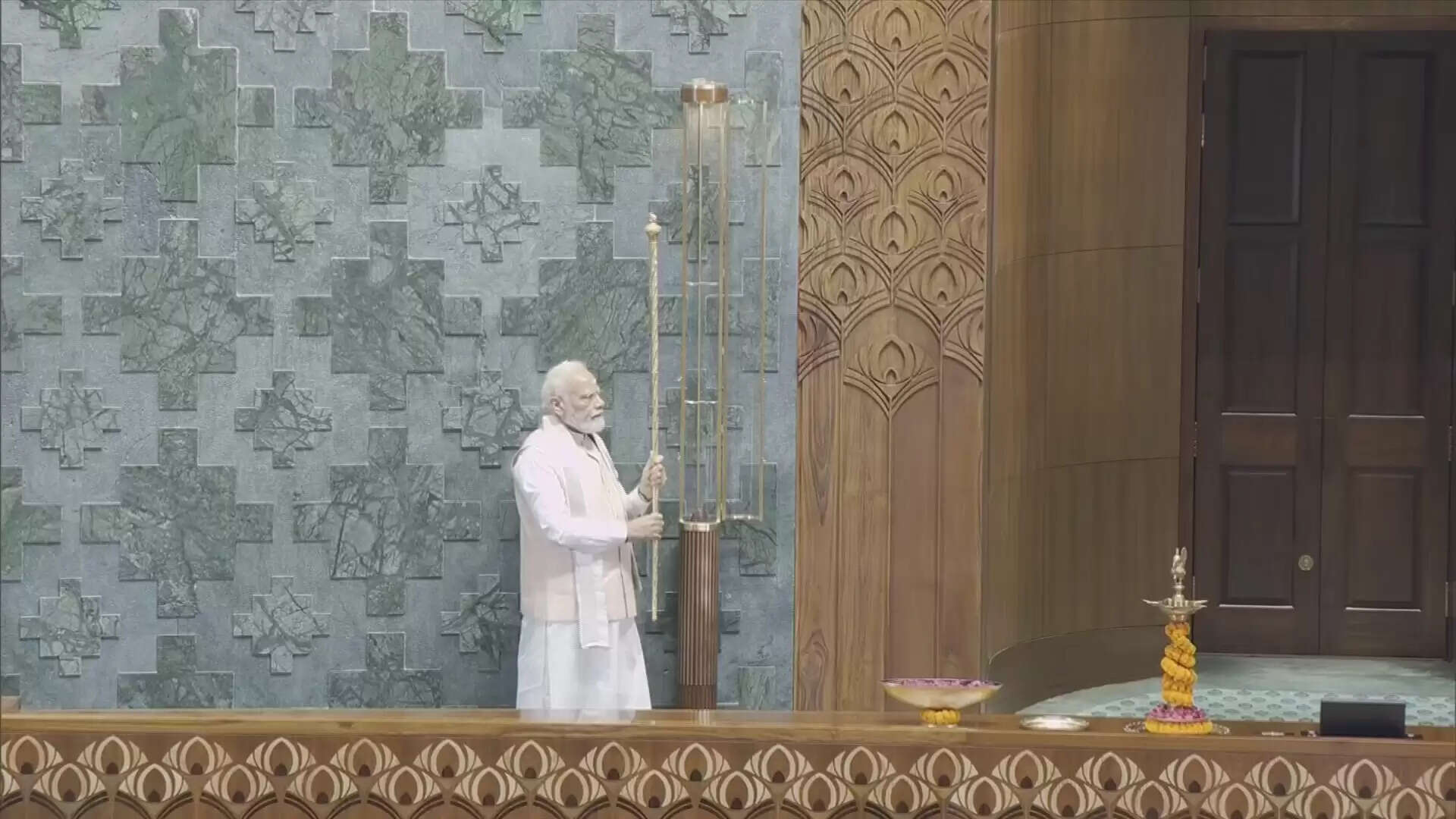 நாடாளுமன்றத்தில் செங்கோல்.. பிரதமருக்கு அதை நினைவுபடுத்த வேண்டுமோ? - பா.சிதம்பரம் கருத்து.. 