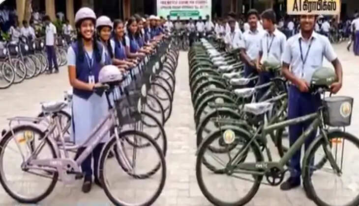 அழகிய நிறங்களில் சைக்கிள்- மகிழ்ச்சி வெள்ளத்தில்&nbsp;மாணவர்கள்