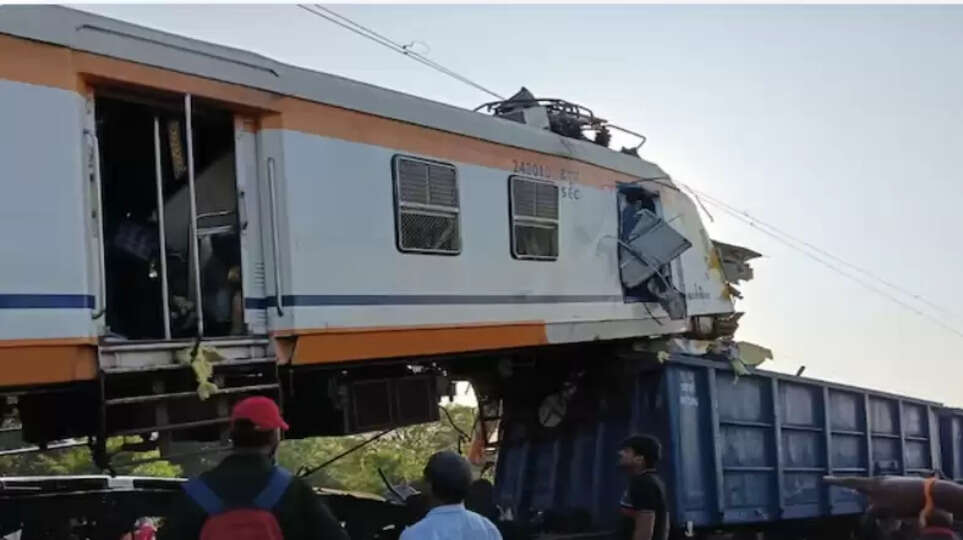 6 killed as passenger train rams goods train in Chhattisgarh Bilaspur