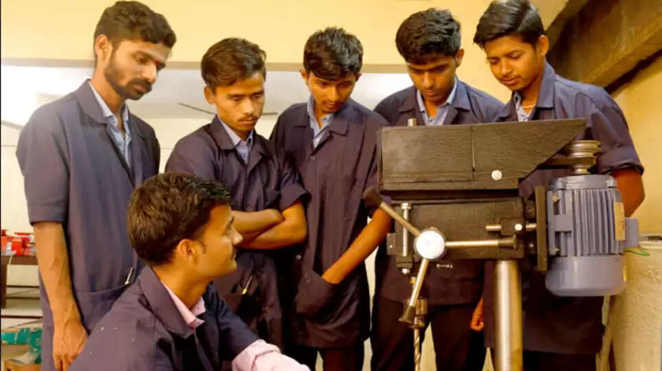 அரசு பள்ளிகளில் விரைவில் ஐடிஐ!