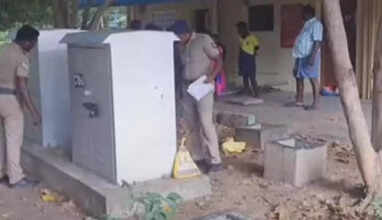 ரயில் நிலையத்தில் இளைஞர் மீது நாட்டு வெடிகுண்டு வீசிய ரவுடி- விழுப்புரத்தில் பரபரப்பு