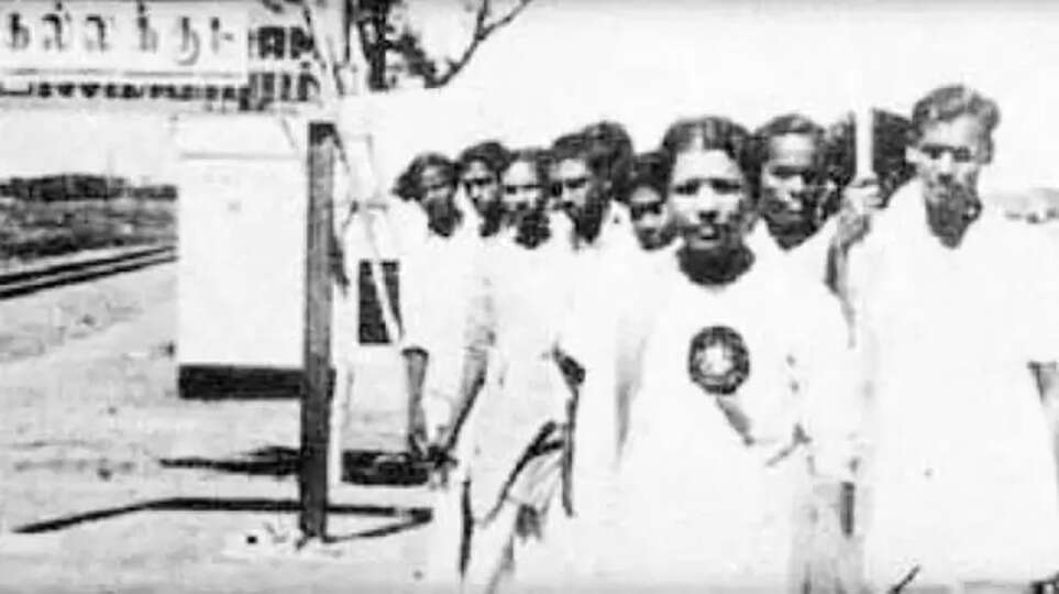 கலைஞரின் மும்முனை போராட்டம்