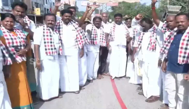 "துரோகி விஜயபாஸ்கர் ஒழிக.."- புதுக்கோட்டையில் பட்டாசு வெடித்து கொண்டாடிய அதிமுகவினர்