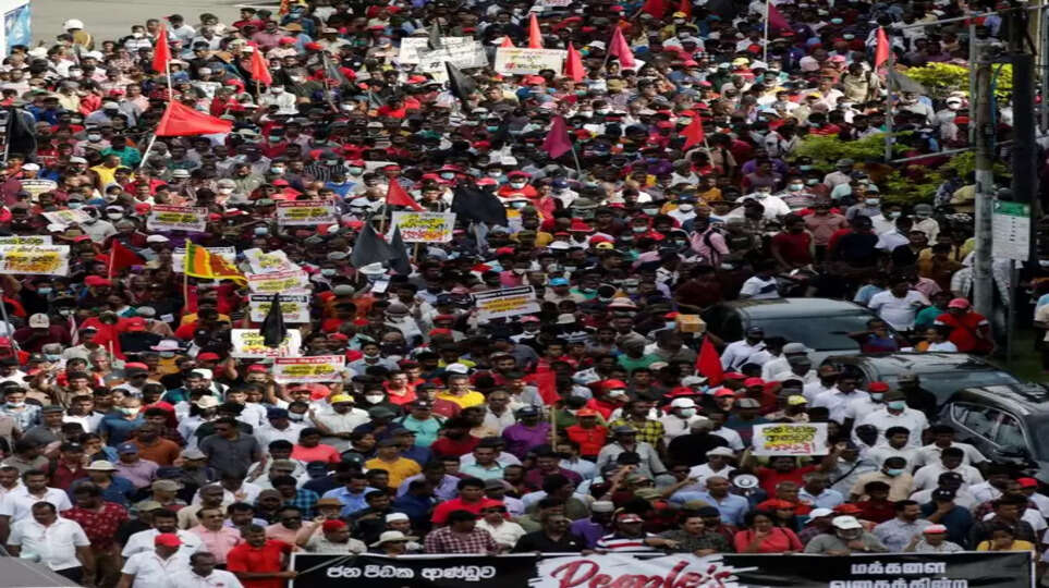 இலங்கையில் துப்பாக்கிச் சூடு..தொடரும் பதற்றம்.. - போலீஸாருக்கு அதிரடி உத்தரவு போட்ட மனித உரிமைகள் ஆணையம்