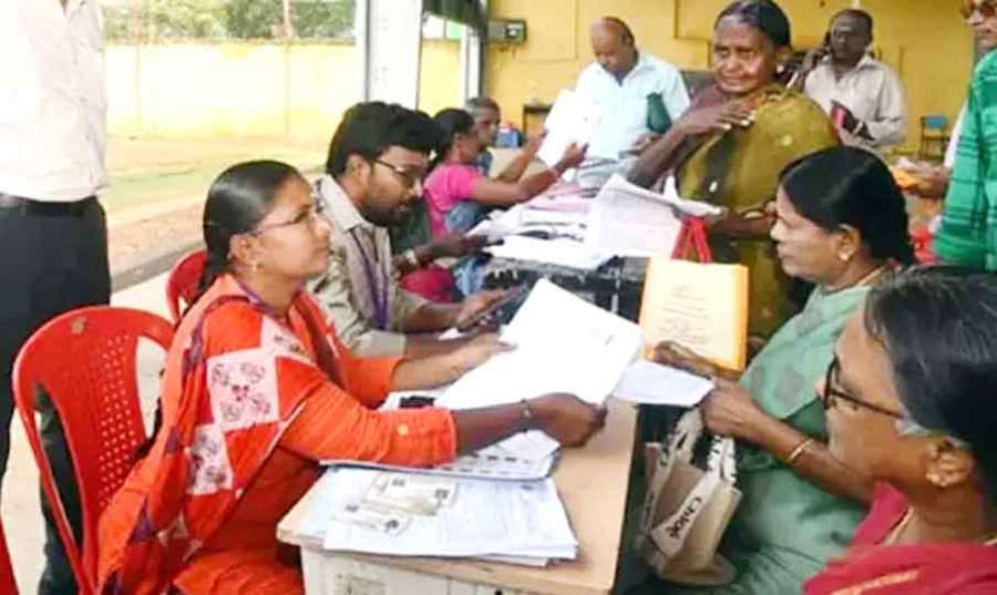 மக்களே உஷார்..! S.I.R படிவத்தில் தவறான தகவல் தந்த குடும்பம் மீது வழக்கு..!