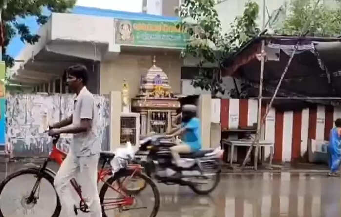 சென்னையில் கல்லூரி மாணவர்கள் இடையே பயங்கர மோதல்- நாட்டு வெடிகுண்டு வீச்சு