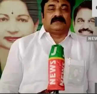 தென் சென்னை வடக்கு கிழக்கு மாவட்ட மகளிர் அணி துணை செயலாளர் ஜெயதேவி