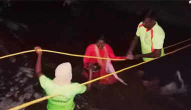 சதுரகிரி மலை :  நள்ளிரவில் வெள்ளத்தில் சிக்கிய பக்தர்கள்..