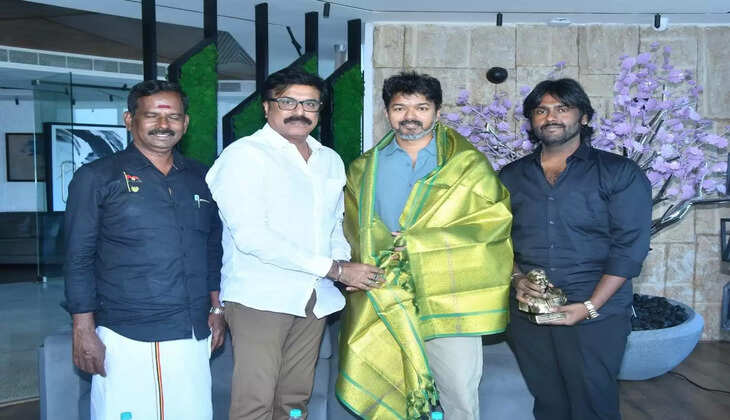 தவெக தலைவர் விஜய்யுடன் விஜய பிரபாகரன் சந்திப்பு