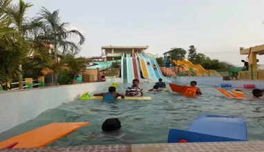 தீம் பார்க்கில் மயங்கி விழுந்து சிறுவன் பலி