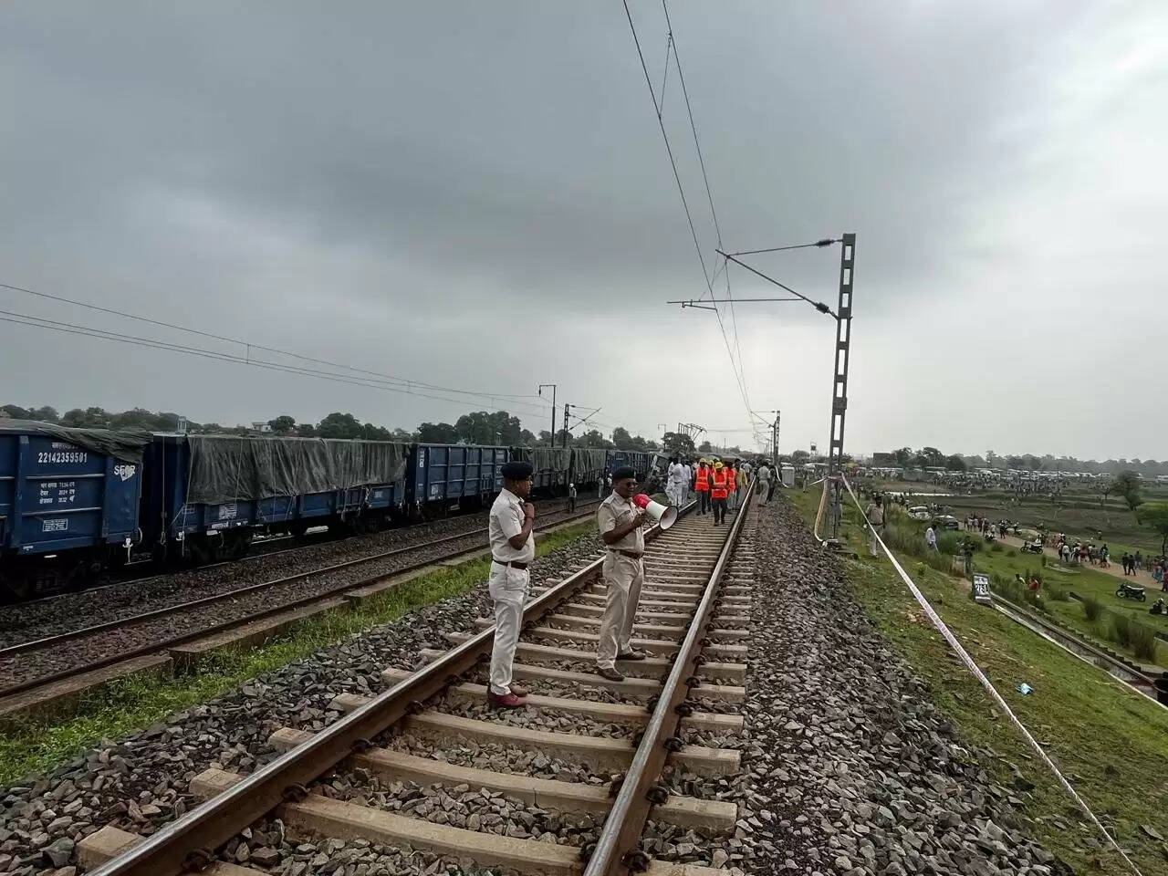 ஜார்க்கண்ட்டில் ஹவுரா - மும்பை விரைவு ரயில் தடம் புரண்ட விபத்து