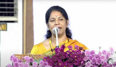 அரசியல் விளையாட்டு காரணமாக நாளை அயோத்தியில் ராமர் கோயில் திறக்கப்படுகிறது- கனிமொழி