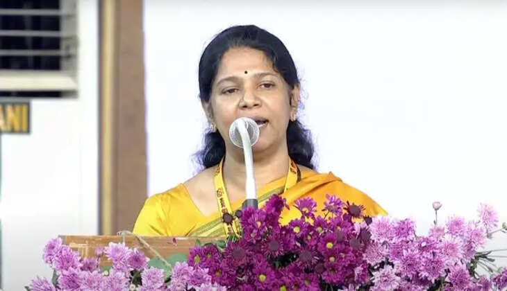 அரசியல் விளையாட்டு காரணமாக நாளை அயோத்தியில் ராமர் கோயில் திறக்கப்படுகிறது- கனிமொழி