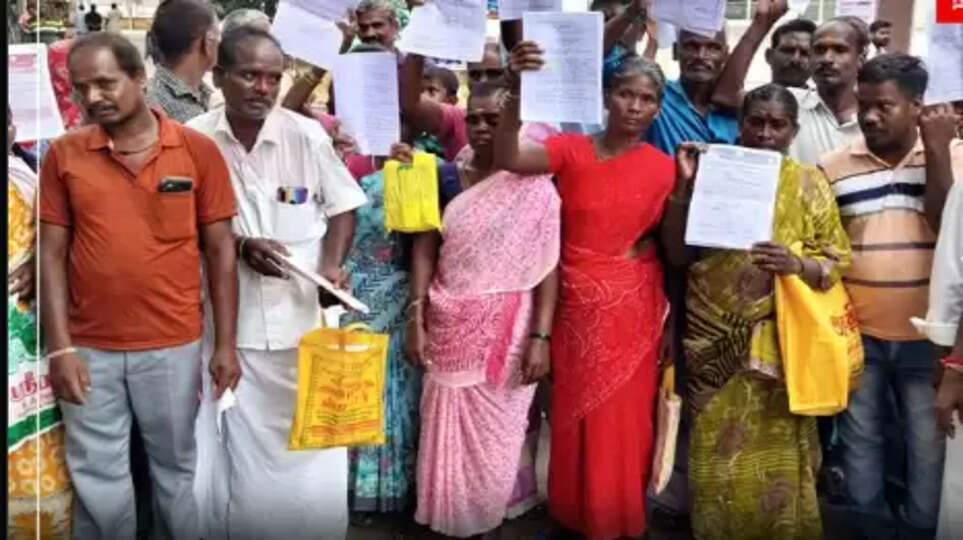 விழுப்புரம்: கலைஞர் உரிமைத் தொகை முகாம்.. வதந்திகளை நம்பி ஆட்சியர் அலுவலகத்தில் குவிந்த பெண்களால் பரபரப்பு..  