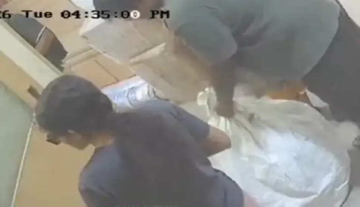 தந்தையை மூட்டையில் கட்டி கொரியர் அனுப்ப முயன்ற பெண்!