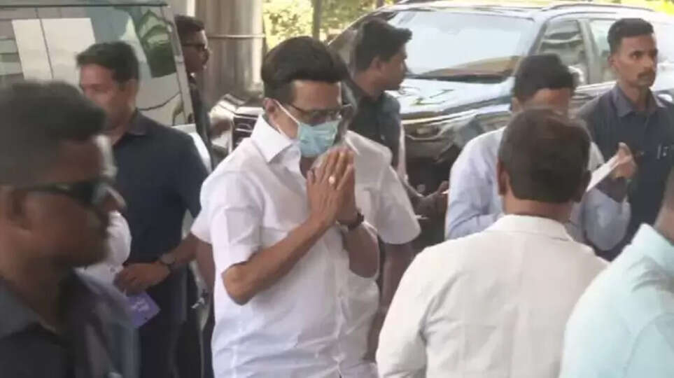  CPI மூத்த தலைவர் நல்லக்கண்ணுவை நேரில் நலம் விசாரித்த முதல்வர் ஸ்டாலின்..!!