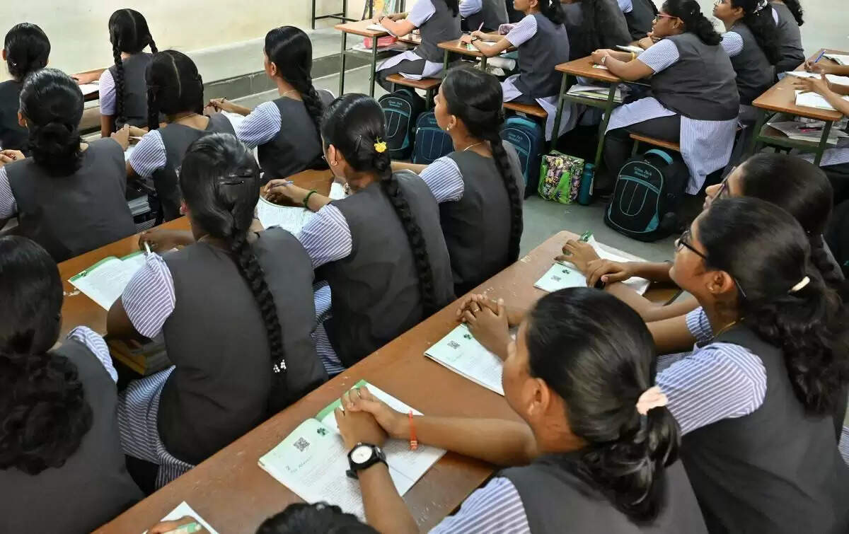 #BREAKING நடப்பு கல்வியாண்டு முதல் + 1 பொதுத்தேர்வு ரத்து - புதிய கல்விக் கொள்கையில் வெளியீடு..!