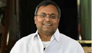  கார்த்திக் சிதம்பரம் 