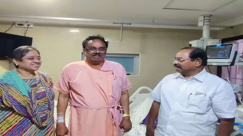 கொரோனாவில் இருந்து மீண்டார் ஈ.வி.கே.எஸ் இளங்கோவன்..  நலமுடன் இருப்பதாக தகவல்.. 