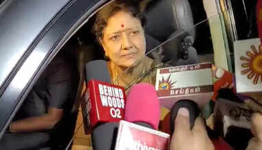 அதிமுக ஒன்றுபடத் தொடர்ந்து முயன்று வருகிறேன்- சசிகலா