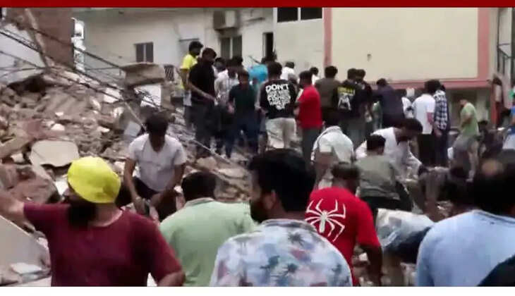 #BREAKING டெல்லியில் 6 மாடி கட்டடம் இடிந்து விழுந்து- மாணவர்களுக்கு நேர்ந்த சோகம்