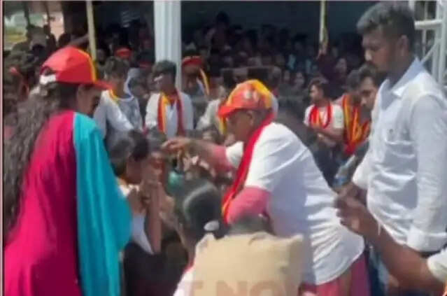 #BREAKING விஜய்யை பார்க்க வந்த பெண்ணிடம் 5 சவரன் நகை பறிப்பு