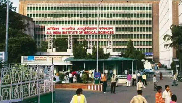 சங்கத் தலைவர் சஸ்பெண்ட்.. எய்ம்ஸ் செவிலியர்கள் காலவரையற்ற வேலைநிறுத்தம்..