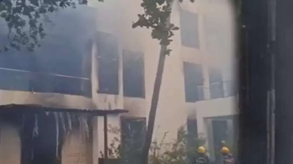 பங்களா வீட்டில் பற்றிய தீ- தம்பதி பலி